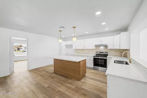 Kitchen - 5207 N 39th Dr, Phoenix, AZ 85019 photo 1 of 2