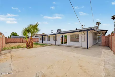 Exterior - 5207 N 39th Dr, Phoenix, AZ 85019 photo 4 of 5