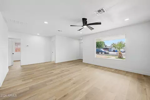 Living - 5207 N 39th Dr, Phoenix, AZ 85019 photo 2 of 9