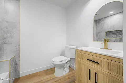 Bath - 5207 N 39th Dr, Phoenix, AZ 85019 photo 3 of 4