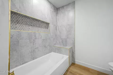 Bath - 5207 N 39th Dr, Phoenix, AZ 85019 photo 4 of 4
