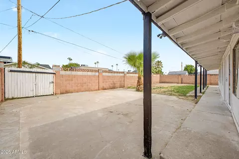 Exterior - 5207 N 39th Dr, Phoenix, AZ 85019 photo 3 of 5