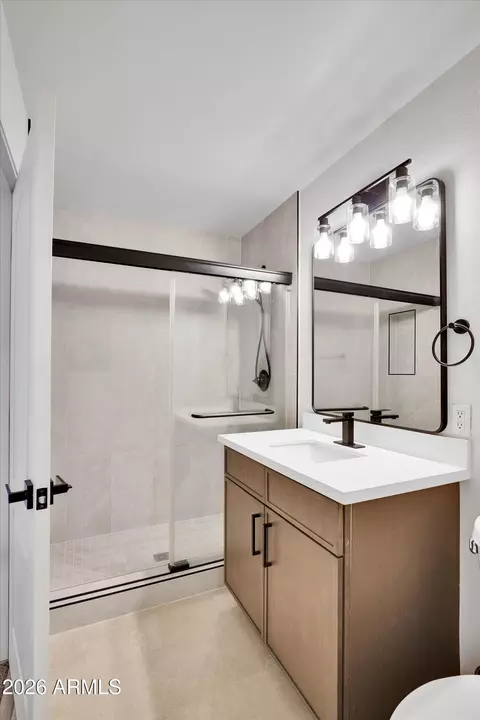 Bath - 2250 E Deer Valley Rd #67, Phoenix, AZ 85024 photo 5 of 6