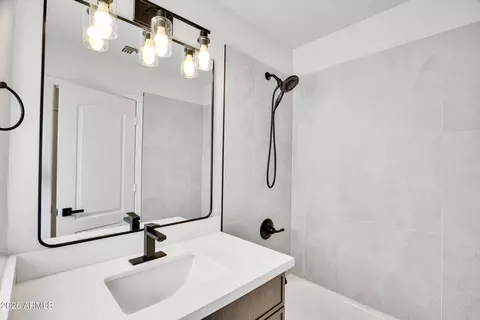 Bath - 2250 E Deer Valley Rd #67, Phoenix, AZ 85024 photo 3 of 6
