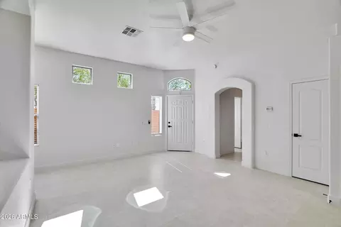 Living - 2250 E Deer Valley Rd #67, Phoenix, AZ 85024 photo 3 of 4