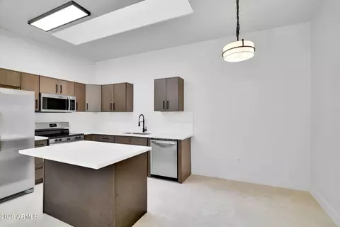 Kitchen - 2250 E Deer Valley Rd #67, Phoenix, AZ 85024 photo 1 of 2