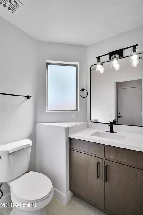 Bath - 2250 E Deer Valley Rd #67, Phoenix, AZ 85024 photo 2 of 6