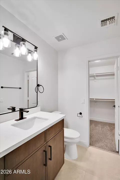 Bath - 2250 E Deer Valley Rd #67, Phoenix, AZ 85024 photo 6 of 6