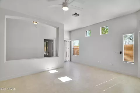 Living - 2250 E Deer Valley Rd #67, Phoenix, AZ 85024 photo 4 of 4