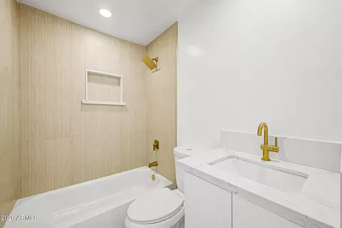 Bath - 1609 W Chipman Rd, Phoenix, AZ 85041 photo 2 of 3