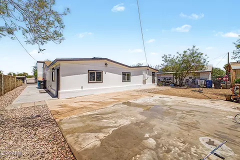 Exterior - 1609 W Chipman Rd, Phoenix, AZ 85041 photo 6 of 6