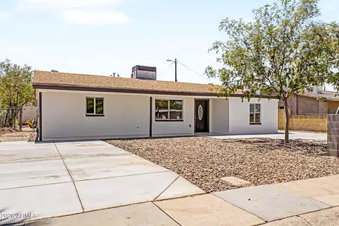 Exterior - 1609 W Chipman Rd, Phoenix, AZ 85041 photo 3 of 6