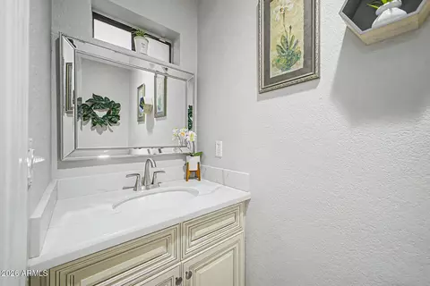 Bath - 1069 E Carver Rd, Tempe, AZ 85284 photo 3 of 5