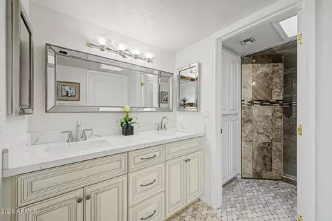 Bath - 1069 E Carver Rd, Tempe, AZ 85284 photo 1 of 5