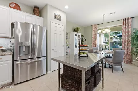 Kitchen - 11121 E Shepperd Ave, Mesa, AZ 85212 photo 4 of 6