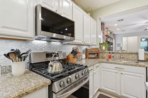 Kitchen - 11121 E Shepperd Ave, Mesa, AZ 85212 photo 6 of 6
