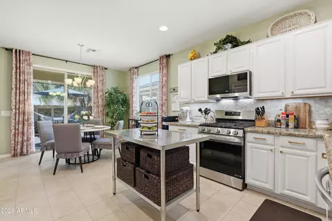 Kitchen - 11121 E Shepperd Ave, Mesa, AZ 85212 photo 3 of 6