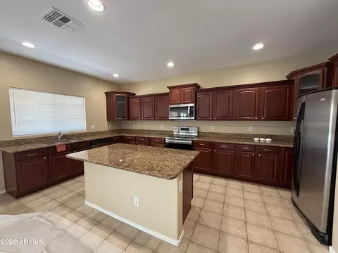 Kitchen - 2555 E Robb Ln, Phoenix, AZ 85024 photo 1 of 3