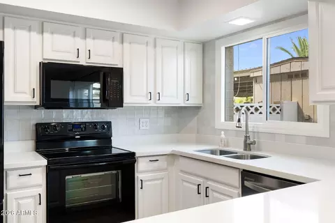 8548 E Mcdonald Dr, Scottsdale, AZ 85250