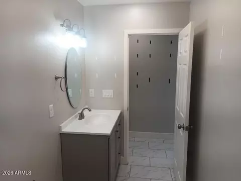 Bath - 302 3rd Ave E, Buckeye, AZ 85326 photo 2 of 3
