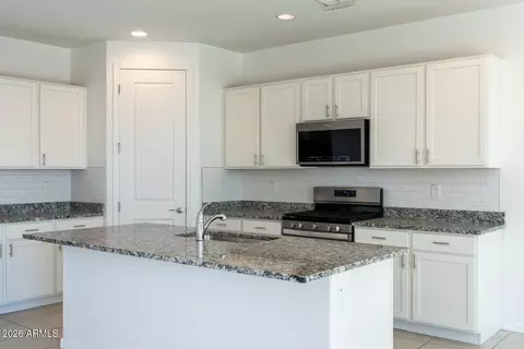 Kitchen - 11241 E Ulysses Ave, Mesa, AZ 85212 photo 2 of 4
