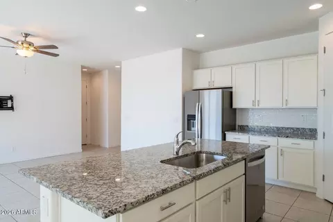 Kitchen - 11241 E Ulysses Ave, Mesa, AZ 85212 photo 3 of 4
