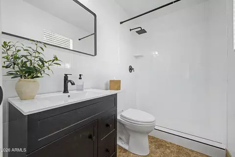 Bath - 242 E Heather Ave, Gilbert, AZ 85234 photo 1 of 2