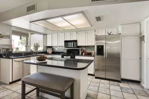 Kitchen - 532 E Renee Dr, Phoenix, AZ 85024 photo 1 of 4