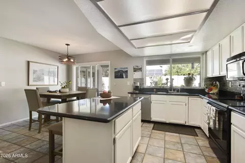 Kitchen - 532 E Renee Dr, Phoenix, AZ 85024 photo 3 of 4