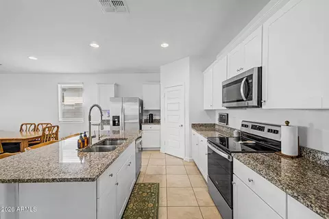 Kitchen - 3402 W Shanley Ave, Apache Junction, AZ 85120 photo 2 of 3