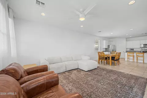 Living - 3402 W Shanley Ave, Apache Junction, AZ 85120 photo 1 of 2