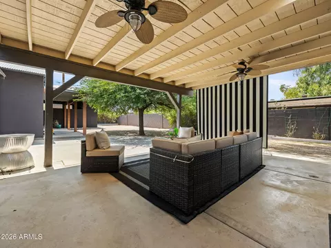 Exterior - 1115 E Weldon Ave, Phoenix, AZ 85014 photo 4 of 11