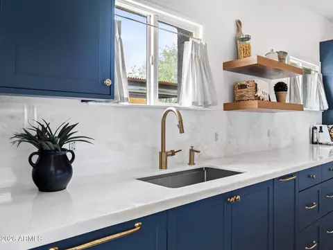 Kitchen - 1115 E Weldon Ave, Phoenix, AZ 85014 photo 4 of 4