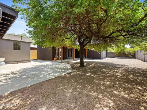 Exterior - 1115 E Weldon Ave, Phoenix, AZ 85014 photo 8 of 11