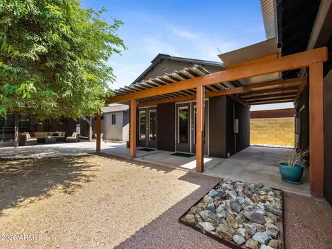 Exterior - 1115 E Weldon Ave, Phoenix, AZ 85014 photo 6 of 11