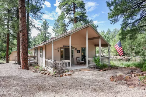 735 E Reindeer Dr, Munds Park, AZ 86017