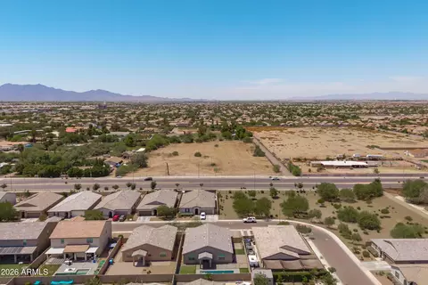 View/Area - 7123 S 34th Ln, Phoenix, AZ 85041 photo 11 of 13