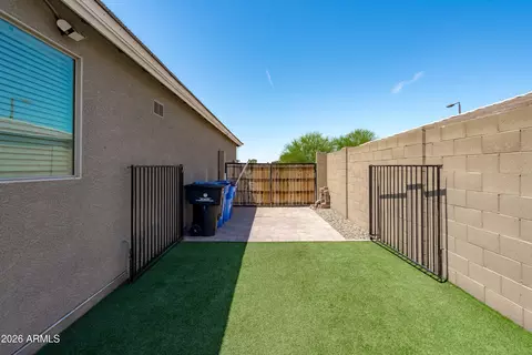 Exterior - 7123 S 34th Ln, Phoenix, AZ 85041 photo 1 of 13
