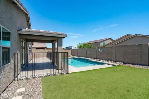 Exterior - 7123 S 34th Ln, Phoenix, AZ 85041 photo 8 of 13