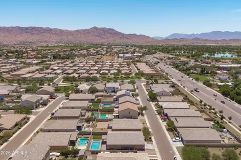 View/Area - 7123 S 34th Ln, Phoenix, AZ 85041 photo 13 of 13