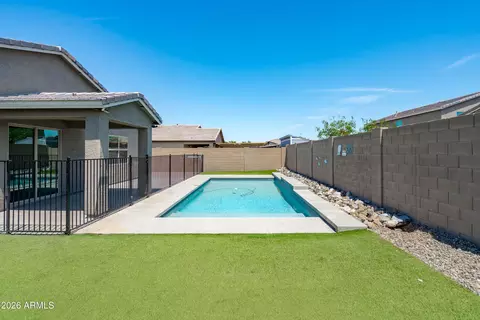 Exterior - 7123 S 34th Ln, Phoenix, AZ 85041 photo 7 of 13