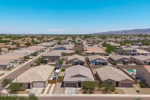 View/Area - 7123 S 34th Ln, Phoenix, AZ 85041 photo 5 of 13