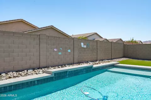Exterior - 7123 S 34th Ln, Phoenix, AZ 85041 photo 12 of 13