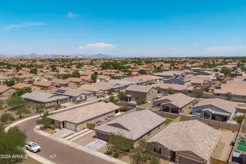 View/Area - 7123 S 34th Ln, Phoenix, AZ 85041 photo 6 of 13