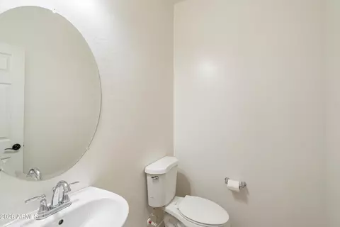 Bath - 7123 S 34th Ln, Phoenix, AZ 85041 photo 4 of 4