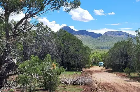 13664 Round Mountain Expy, Williams, AZ 86046