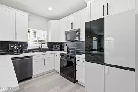 Kitchen - 2024 S Baldwin -- #76, Mesa, AZ 85209 photo 1 of 4