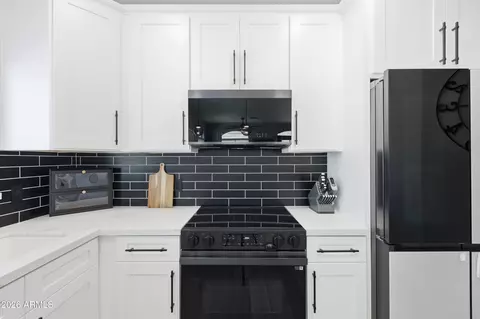 Kitchen - 2024 S Baldwin -- #76, Mesa, AZ 85209 photo 4 of 4