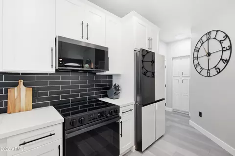 Kitchen - 2024 S Baldwin -- #76, Mesa, AZ 85209 photo 3 of 4