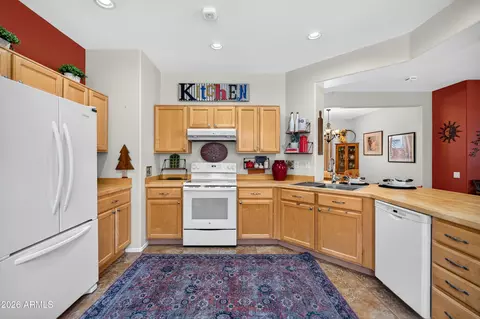 Kitchen - 10944 E Boston St, Apache Junction, AZ 85120 photo 4 of 7